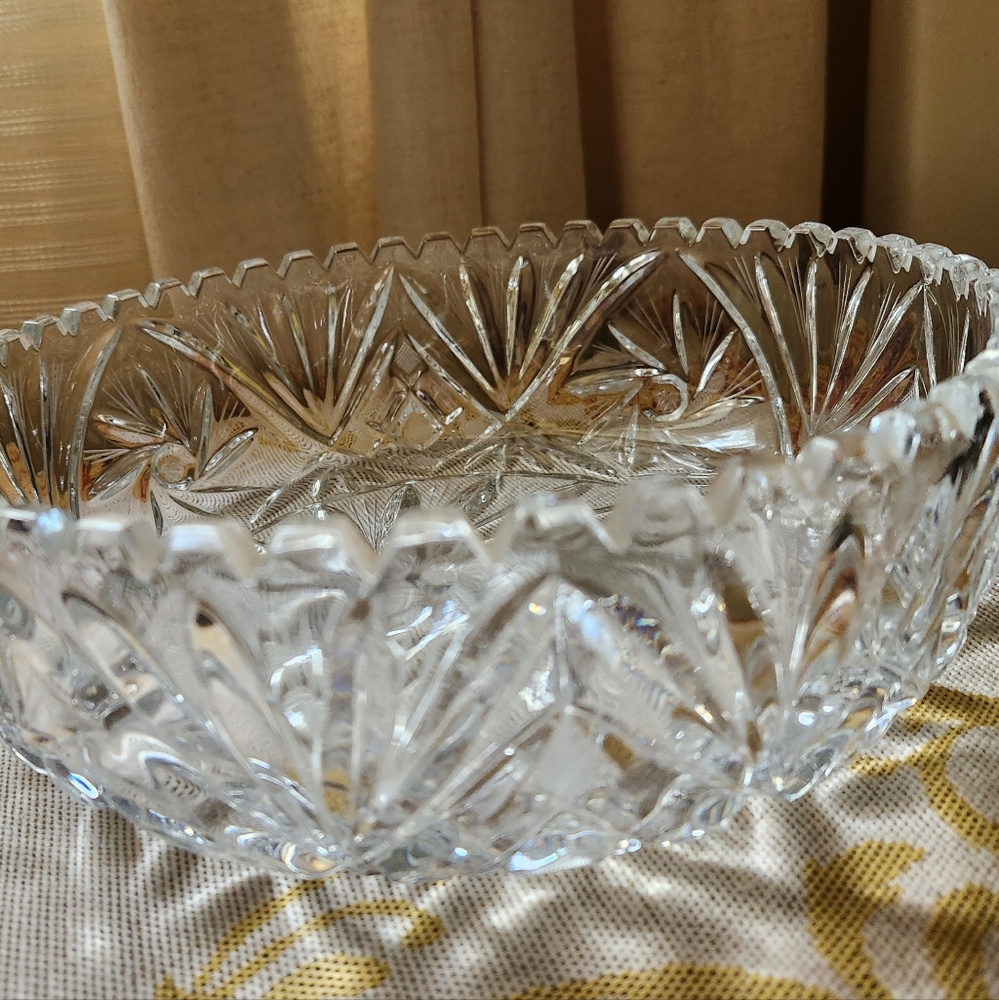 Crystal saw tooth edge Bowl